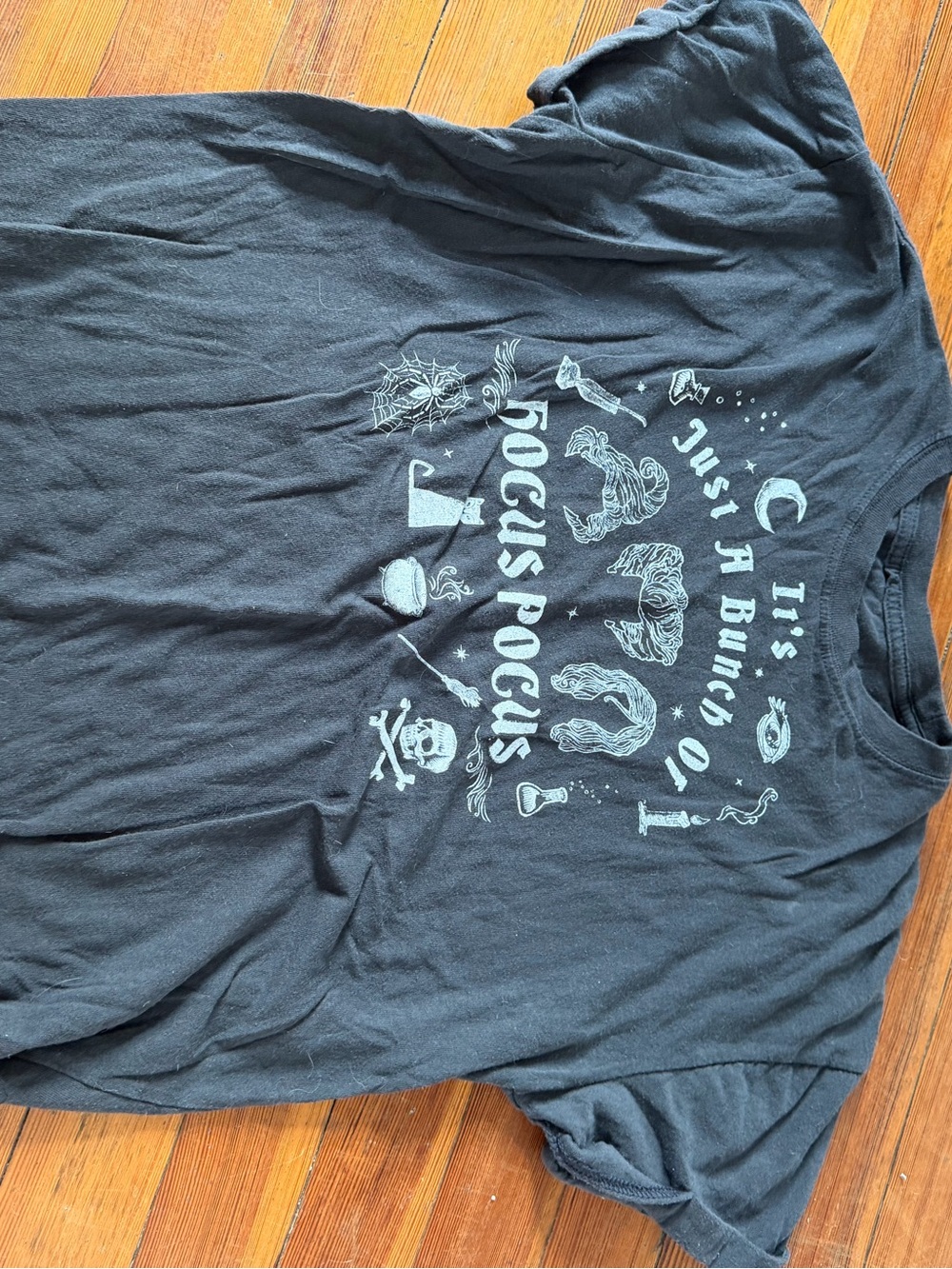 Disney Black 'Hocus Pocus' Graphic Crewneck Tees - Light Mint Print